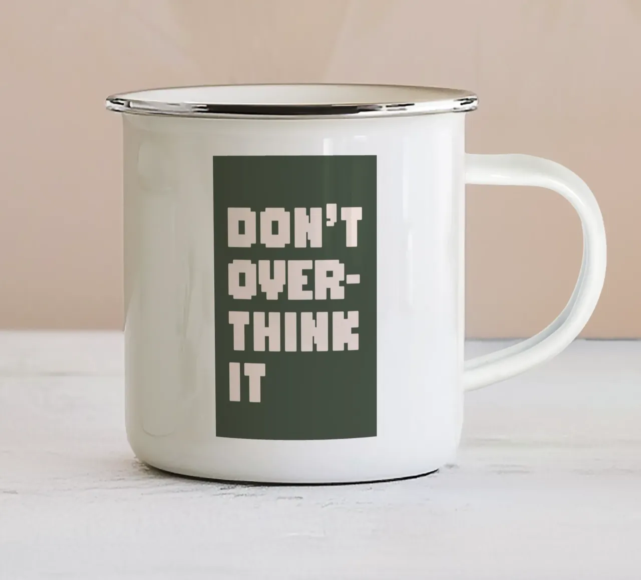 Don't Over Think It tazza in smalto da WORD & WONDER