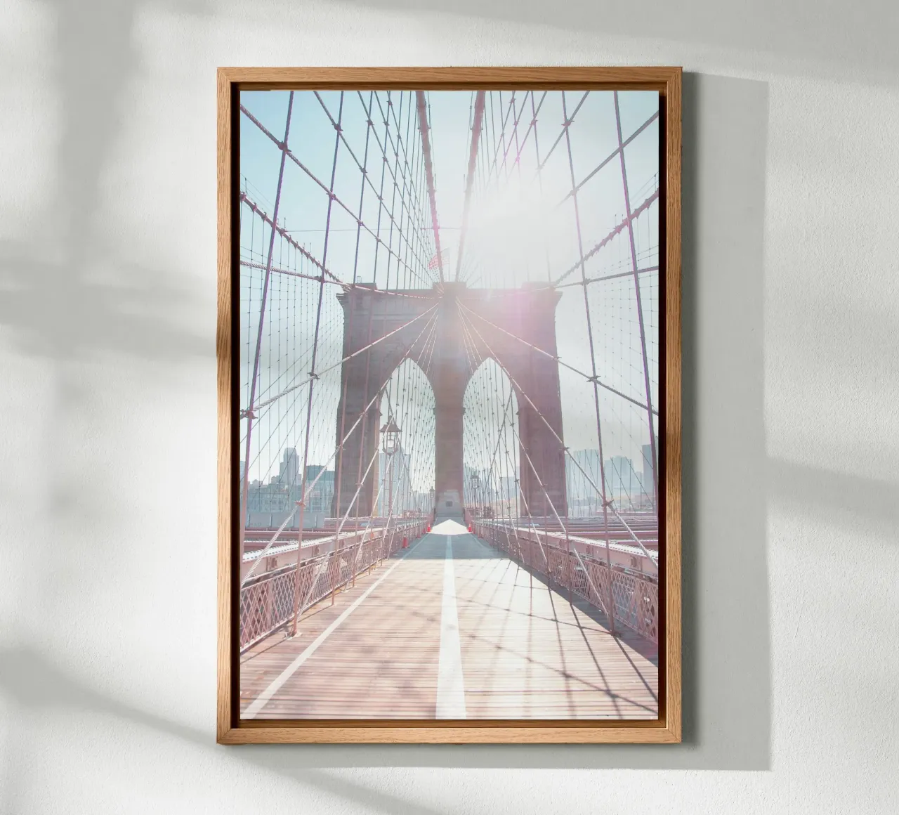 New York, VS I Soleil sur Brooklyn bridge matinal minimal canvas met Baklijst van Julie Travel Photography