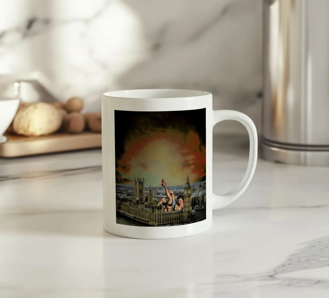 London Pinup tazza in ceramica da Jason Brueck