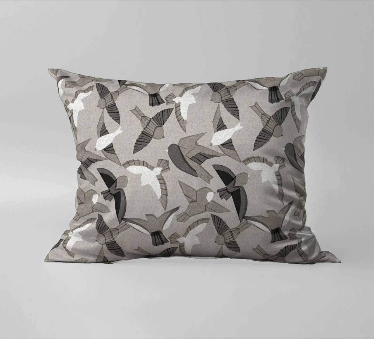 Cecilia Mok - Uccelli Itajime Grigio cuscino da The Artcircle