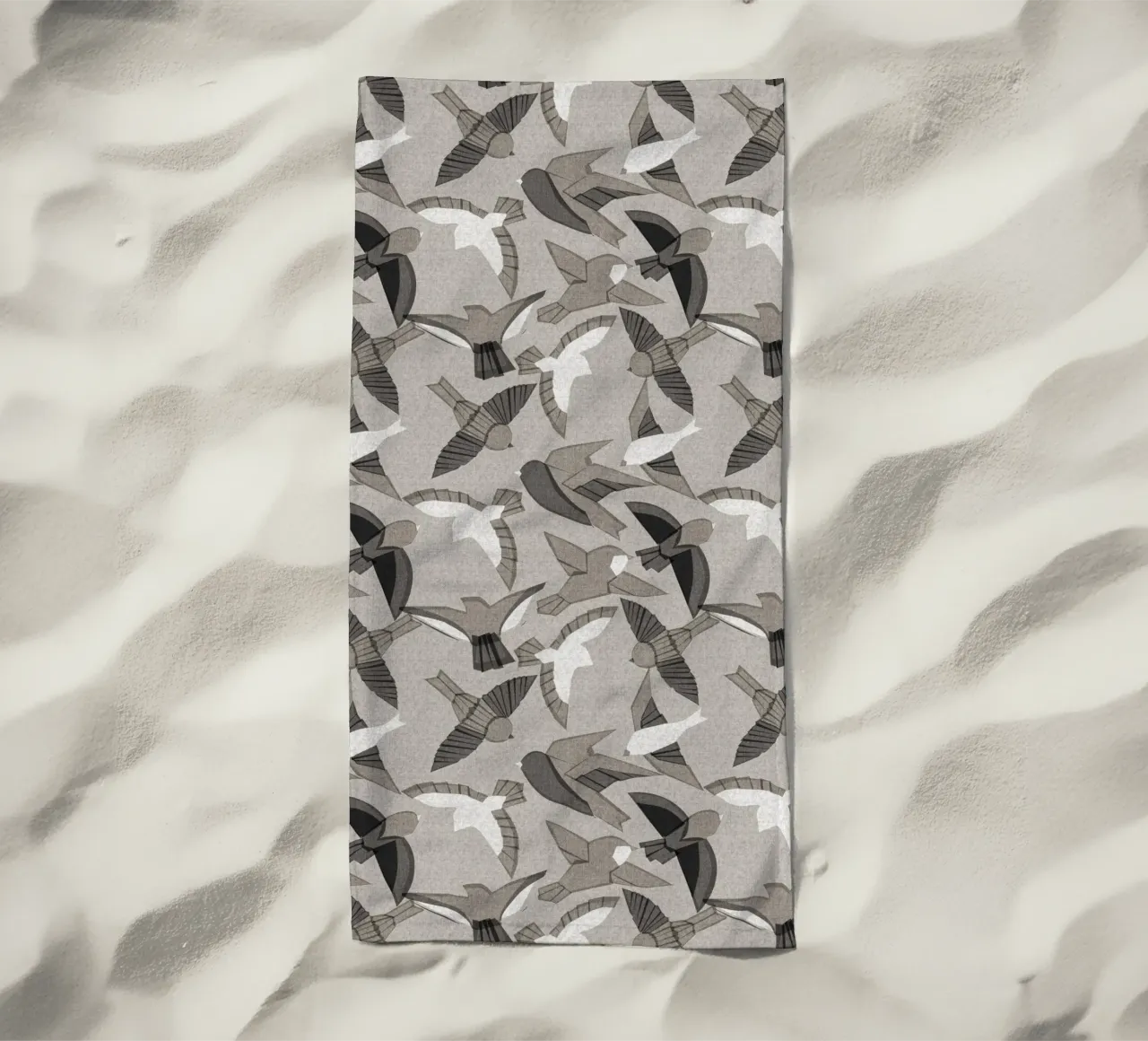 Cecilia Mok - Itajime Vogels Grijs strandhanddoek van The Artcircle