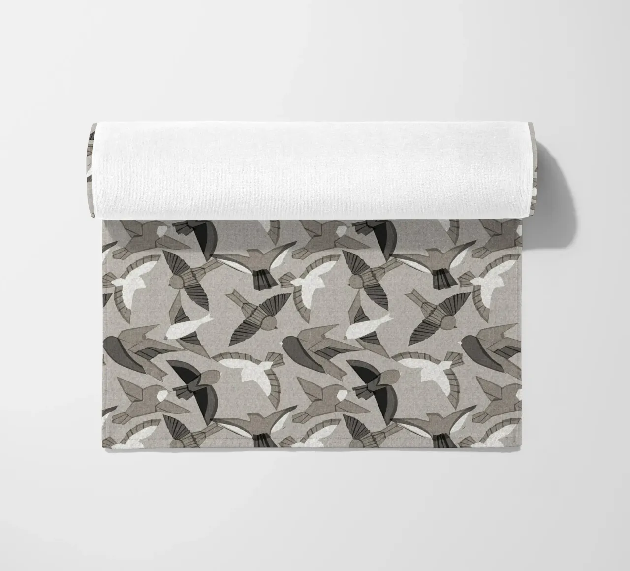 Cecilia Mok - Itajime Vogels Grijs strandhanddoek van The Artcircle