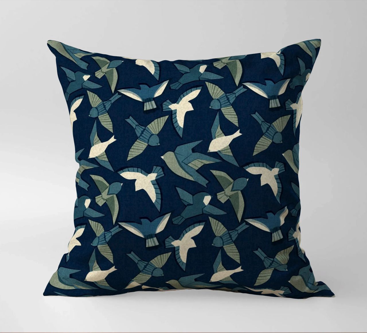Cecilia Mok - Itajime uccelli blu cuscino da The Artcircle