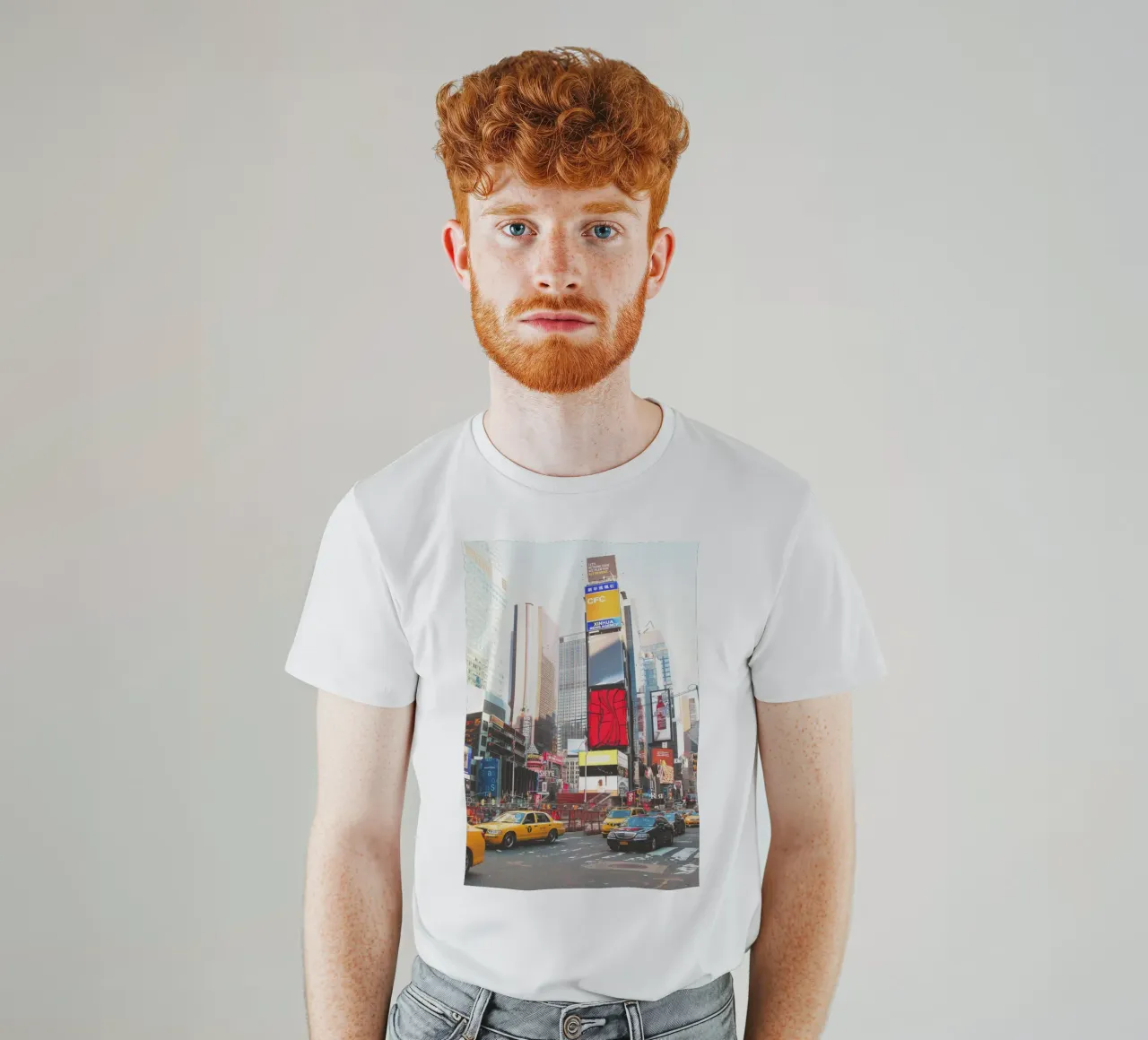 New York, VS I Times Square gekte met gele taxi's t-shirt van Julie Travel Photography