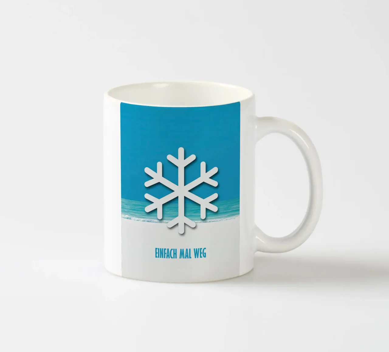 Simply Away | Poster di viaggio invernale tazza in ceramica da Autofocus