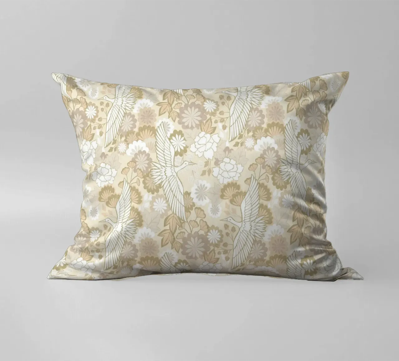 Cecilia Mok - Gru e crisantemi beige cuscino da The Artcircle