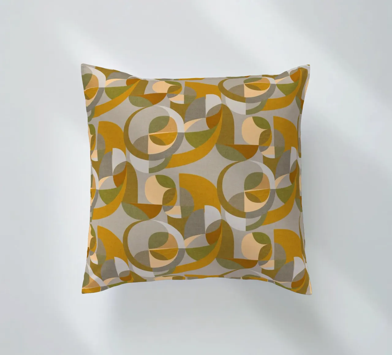 Cecilia Mok - Cerchi moderni in oro e argento cuscino da The Artcircle