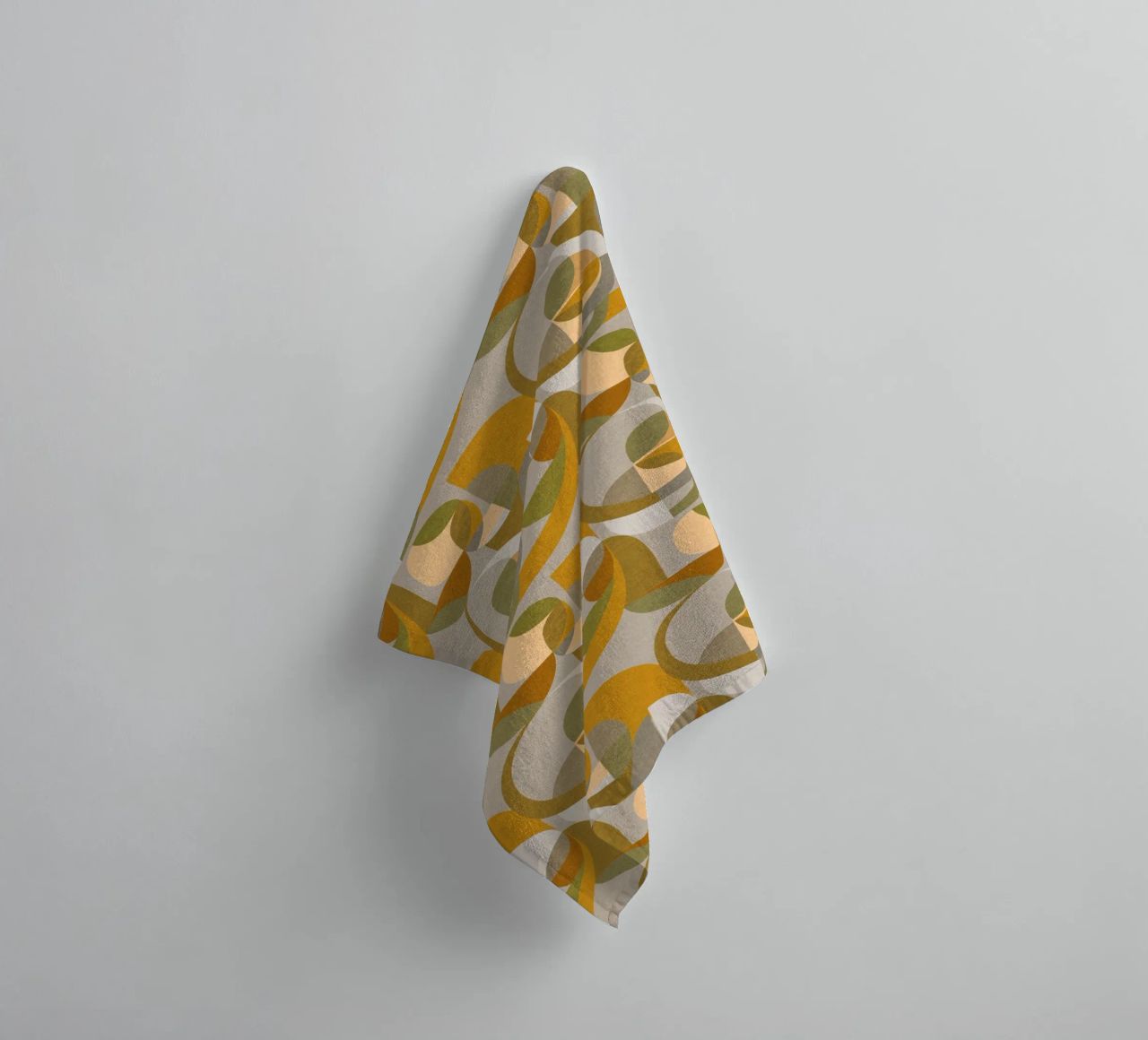 Cecilia Mok - Cerchi moderni in oro e argento asciugamano da bagno da The Artcircle
