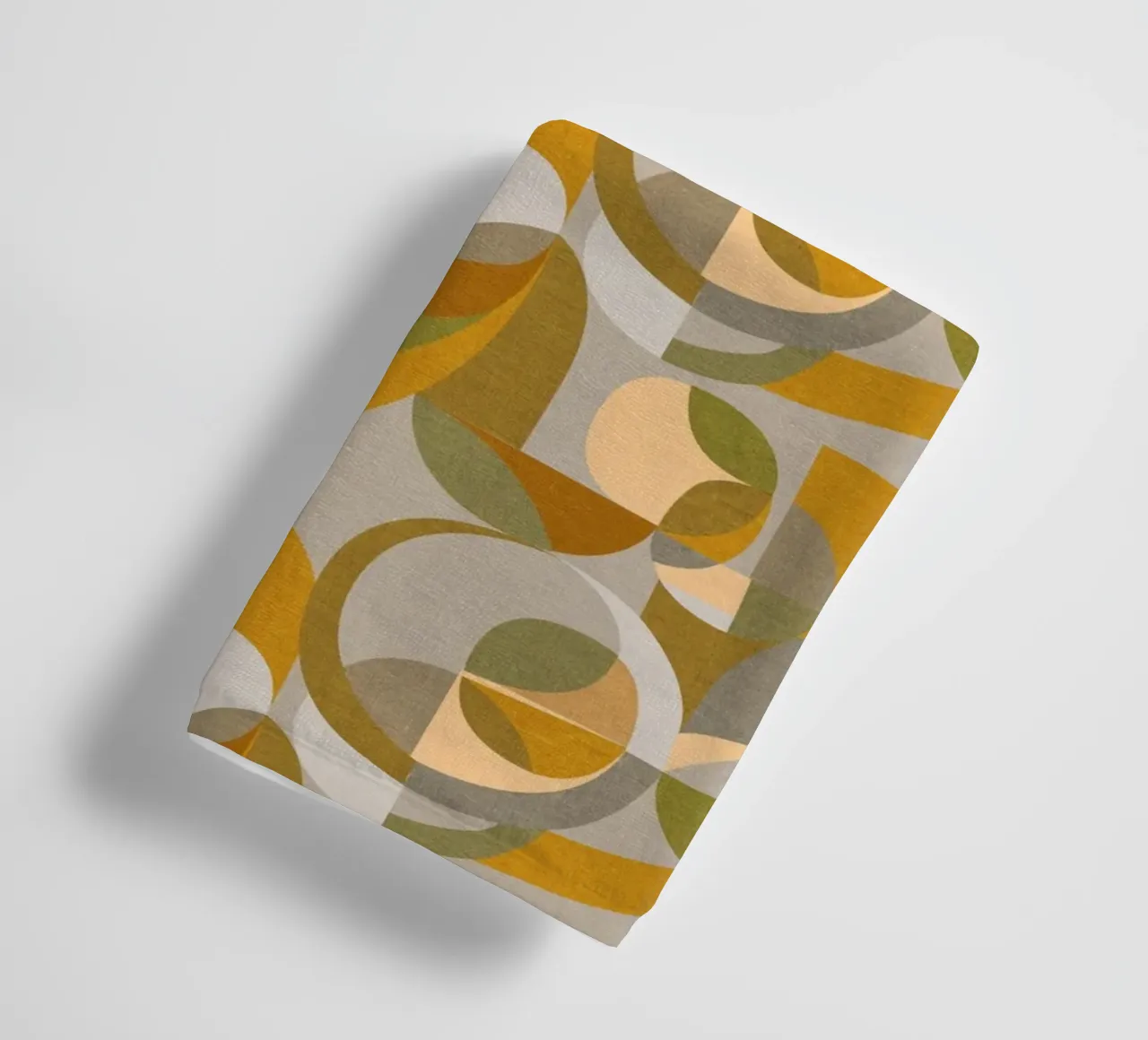 Cecilia Mok - Cerchi moderni in oro e argento asciugamano da bagno da The Artcircle