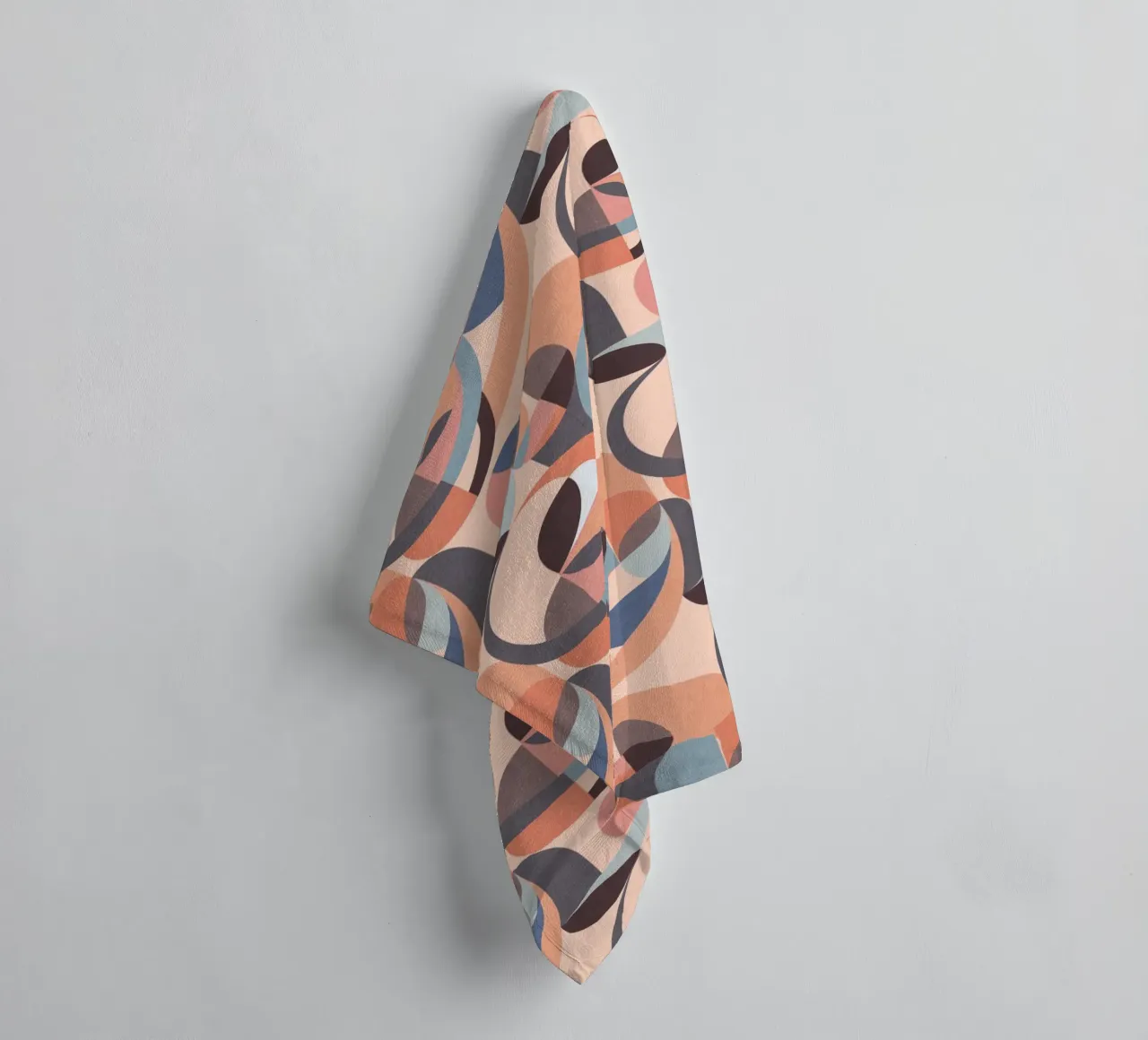 Cecilia Mok - Cerchi moderni Pesca asciugamano da bagno da The Artcircle