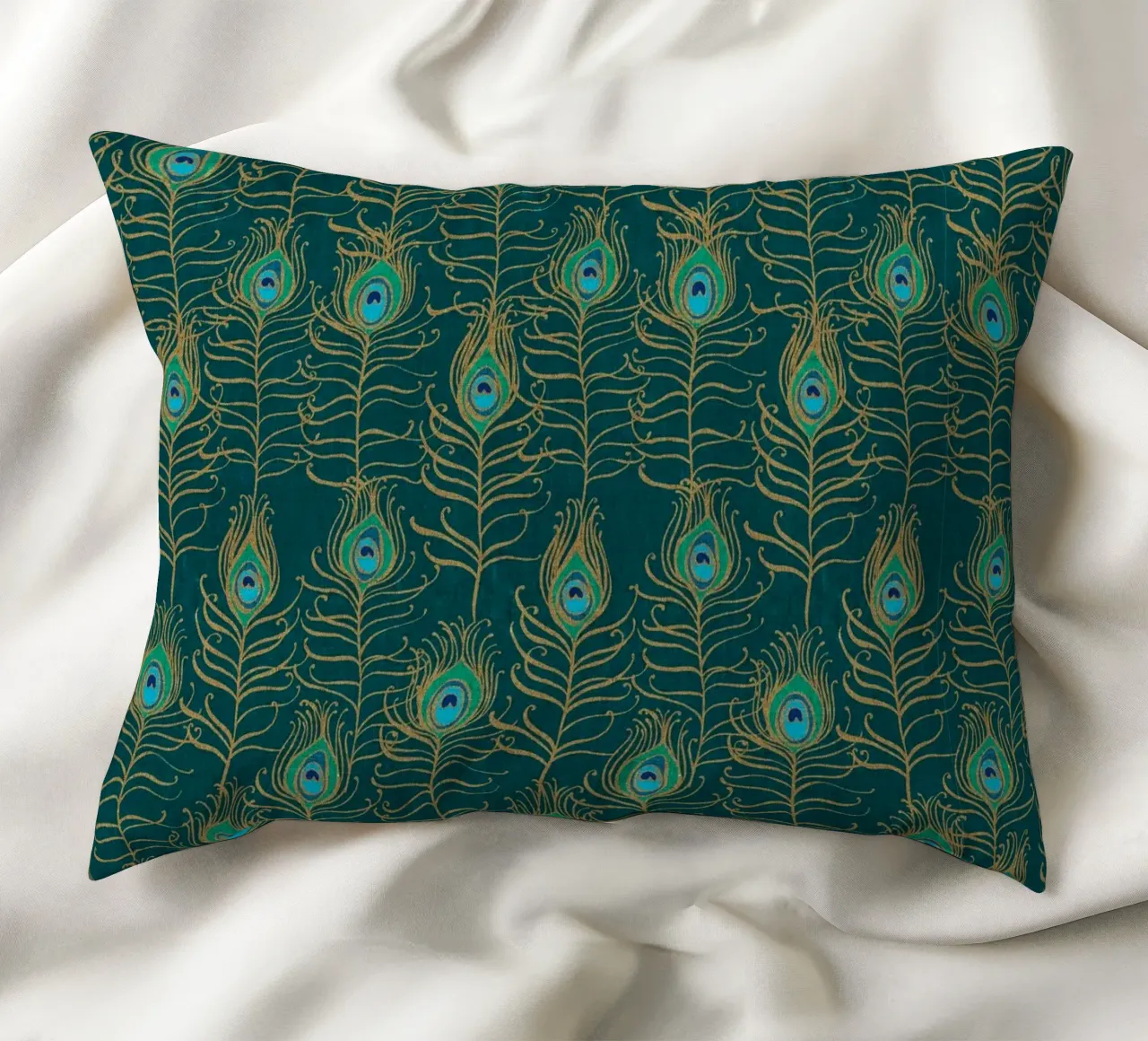 Cecilia Mok - Piuma di pavone Nouveau Emerald cuscino da The Artcircle