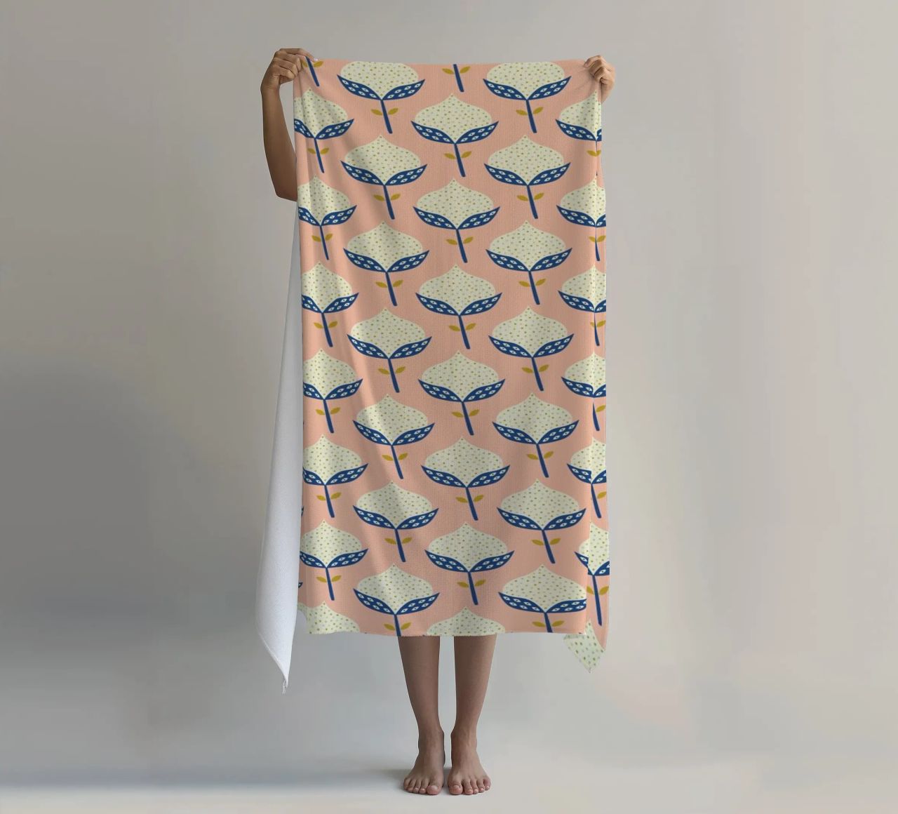 Scandinavian Flower Pattern telo mare da Karin Bijlsma