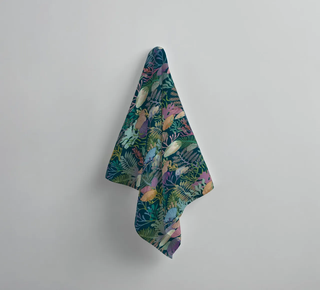 Cecilia Mok - Conchiglie e sogni di mare asciugamano da bagno da The Artcircle