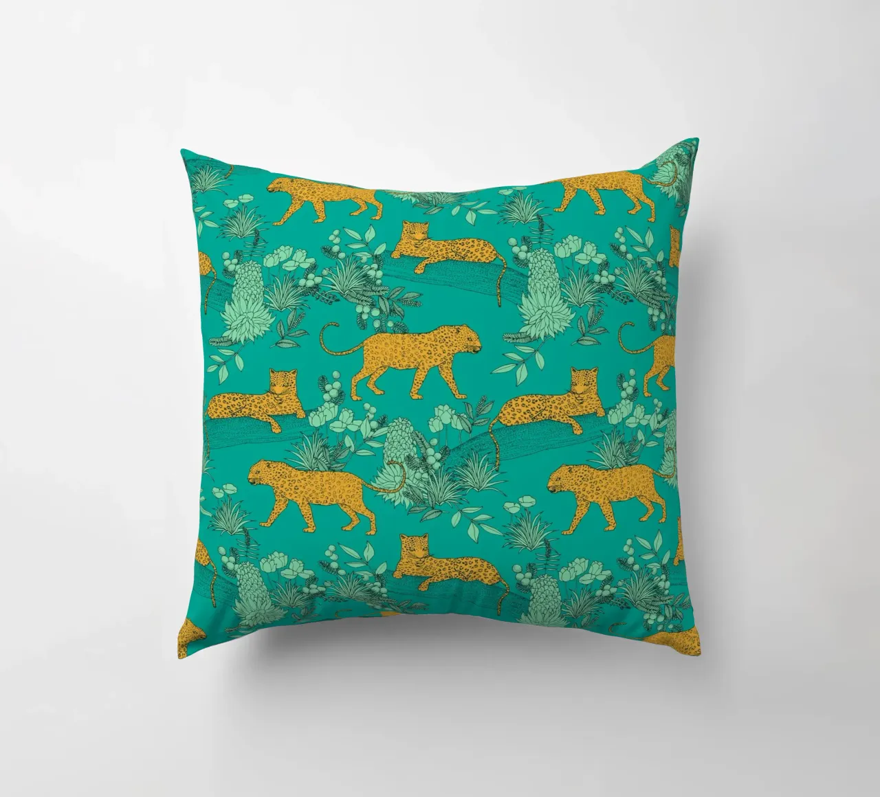 Cecilia Mok - Serengeti Leopard Ocean cuscino da The Artcircle