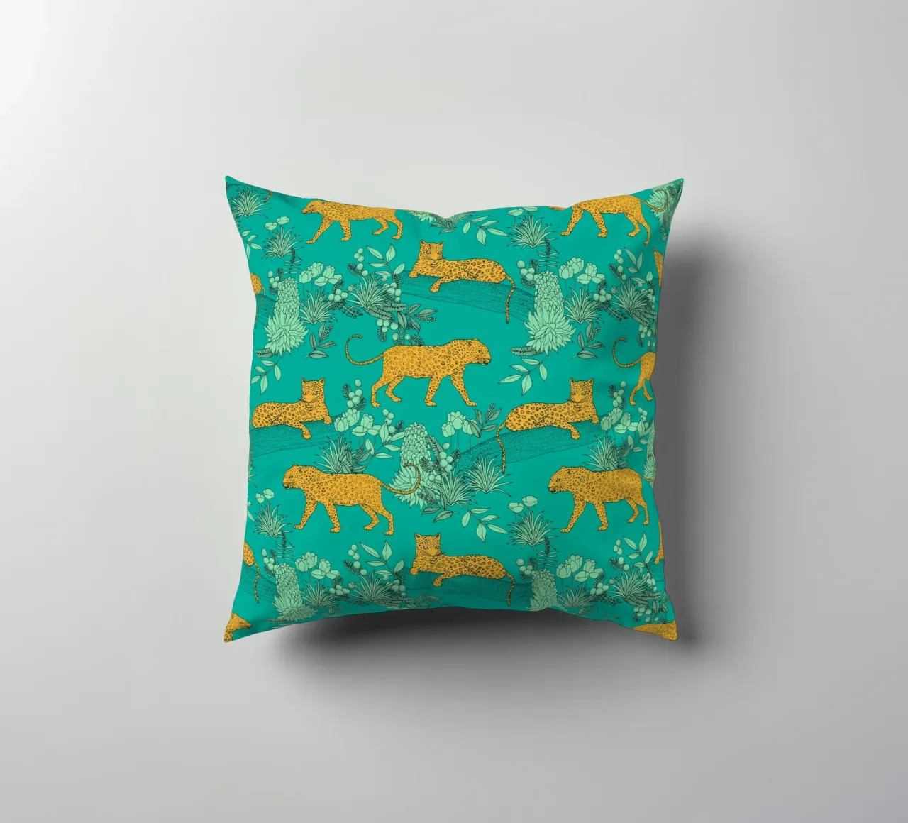 Cecilia Mok - Serengeti Leopard Ocean cuscino da The Artcircle
