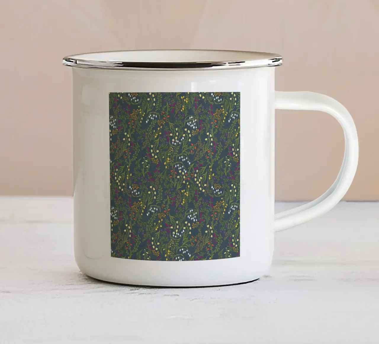 Cecilia Mok - Prato d'estate - Ardesia tazza in smalto da The Artcircle