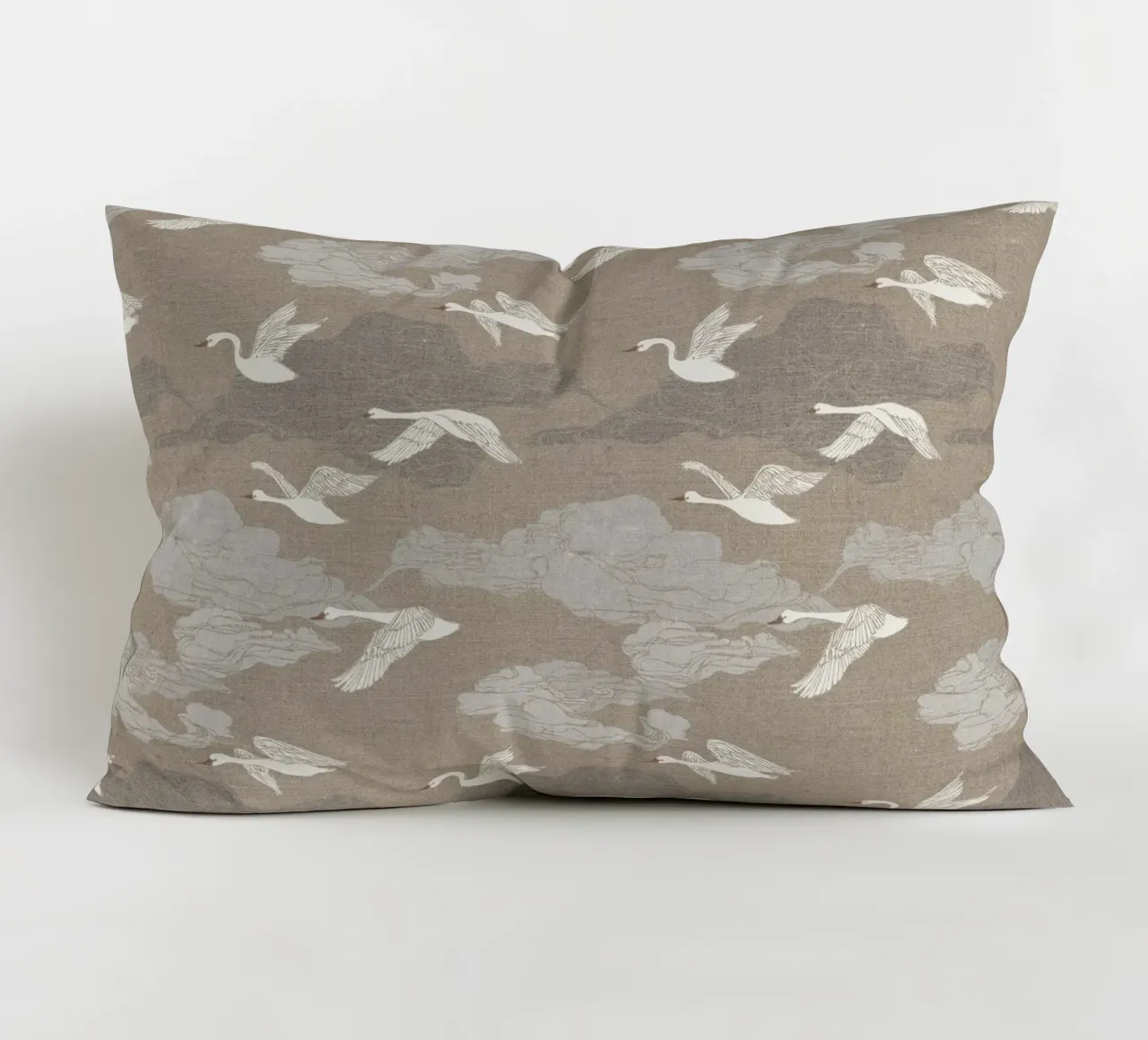 Cecilia Mok - Lino Wild Swans cuscino da The Artcircle