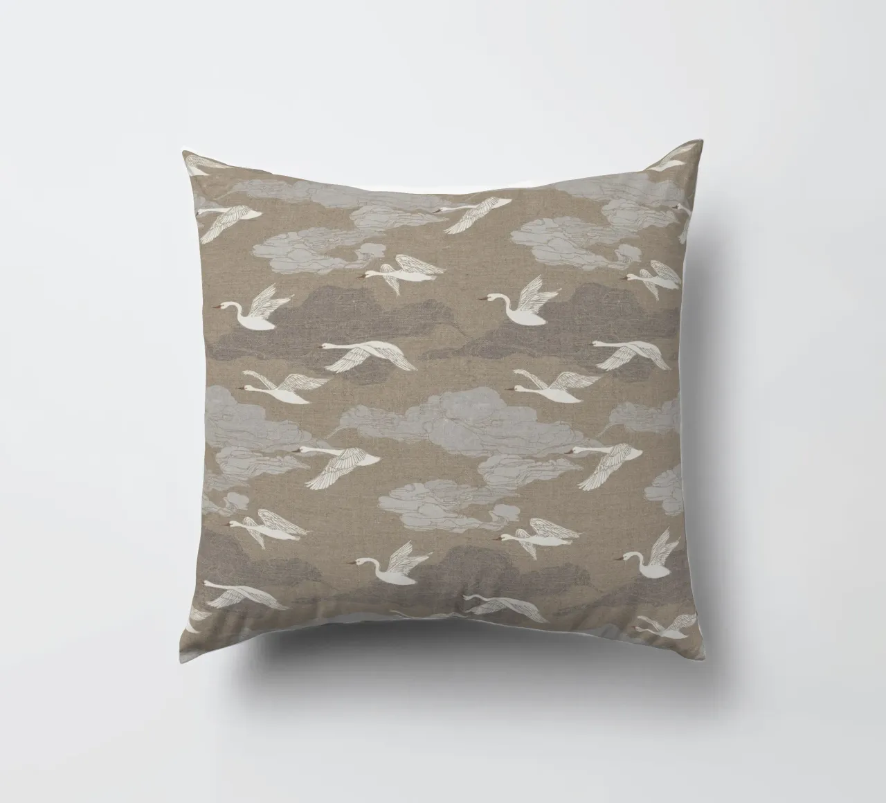 Cecilia Mok - Lino Wild Swans cuscino da The Artcircle