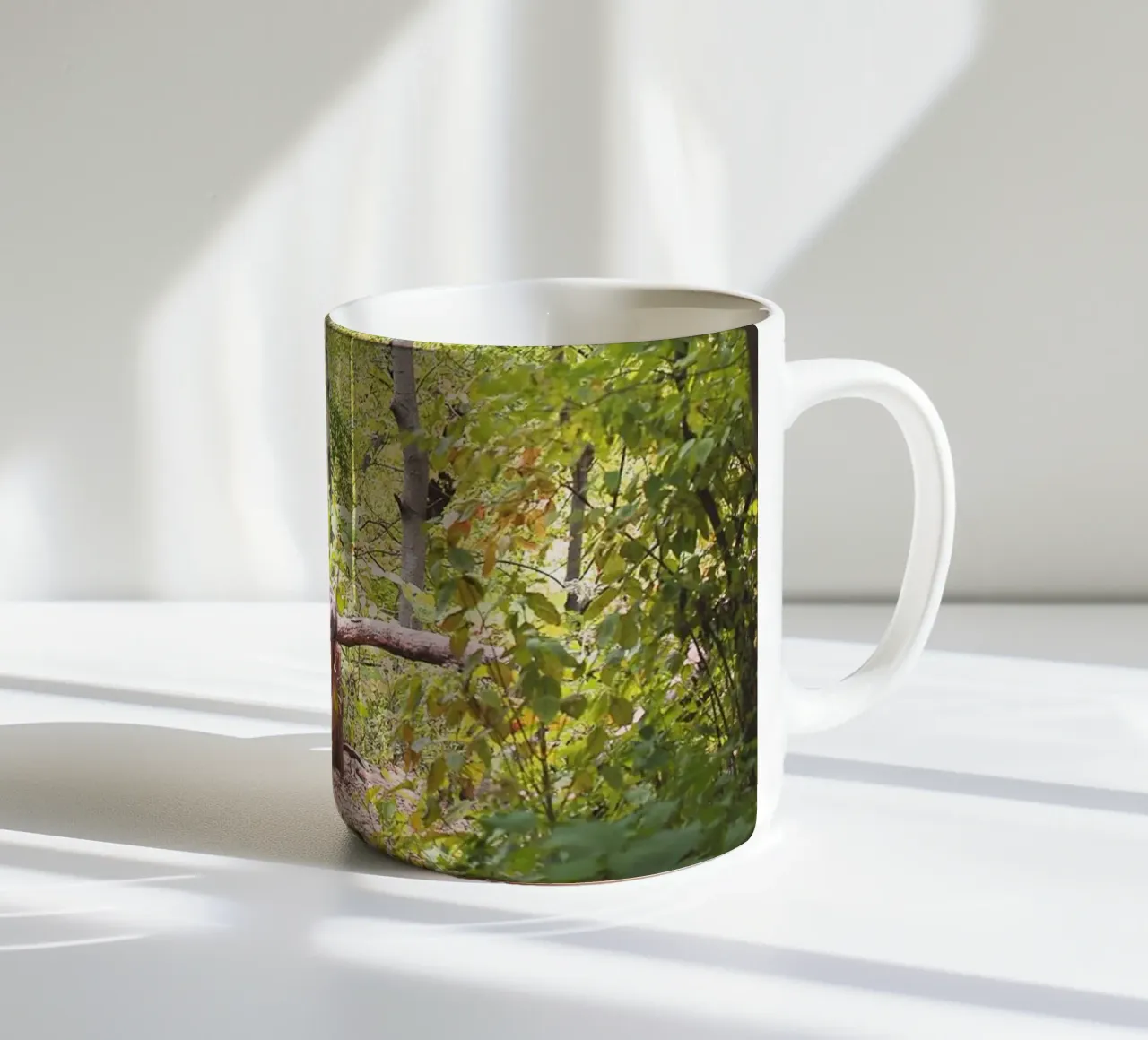 New York, USA I Una passeggiata a Central Park e in una foresta verde naturale tazza in ceramica da Julie Travel Photography