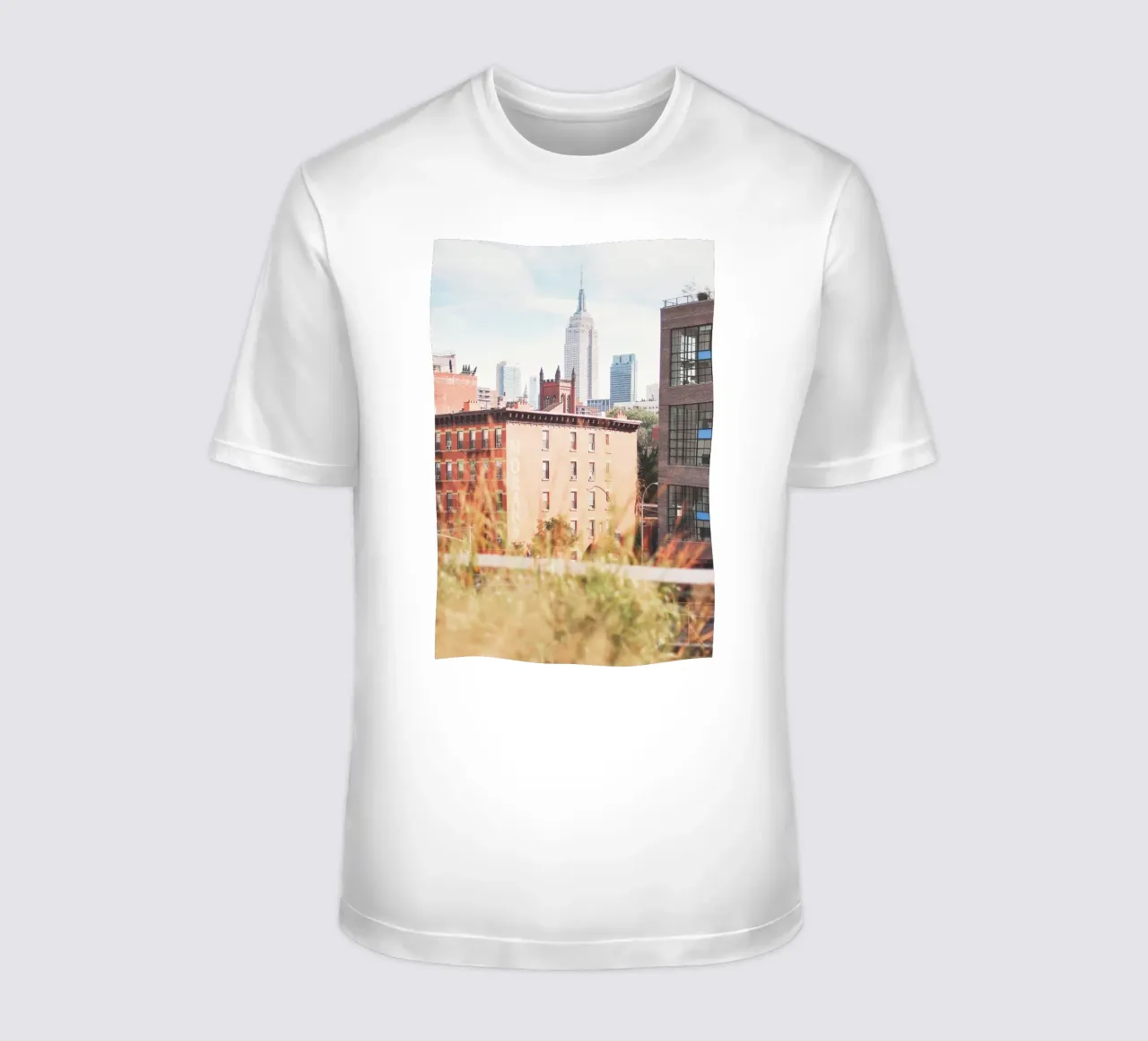 New York, USA I High Line sulla città con vista sullo skyline t-shirt da Julie Travel Photography