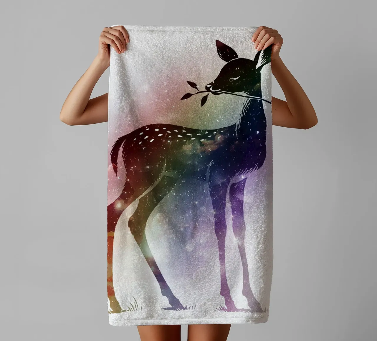 Silhouette di un cerbiatto - paesaggio stellato con i colori dell'arcobaleno asciugamano da bagno da namosh