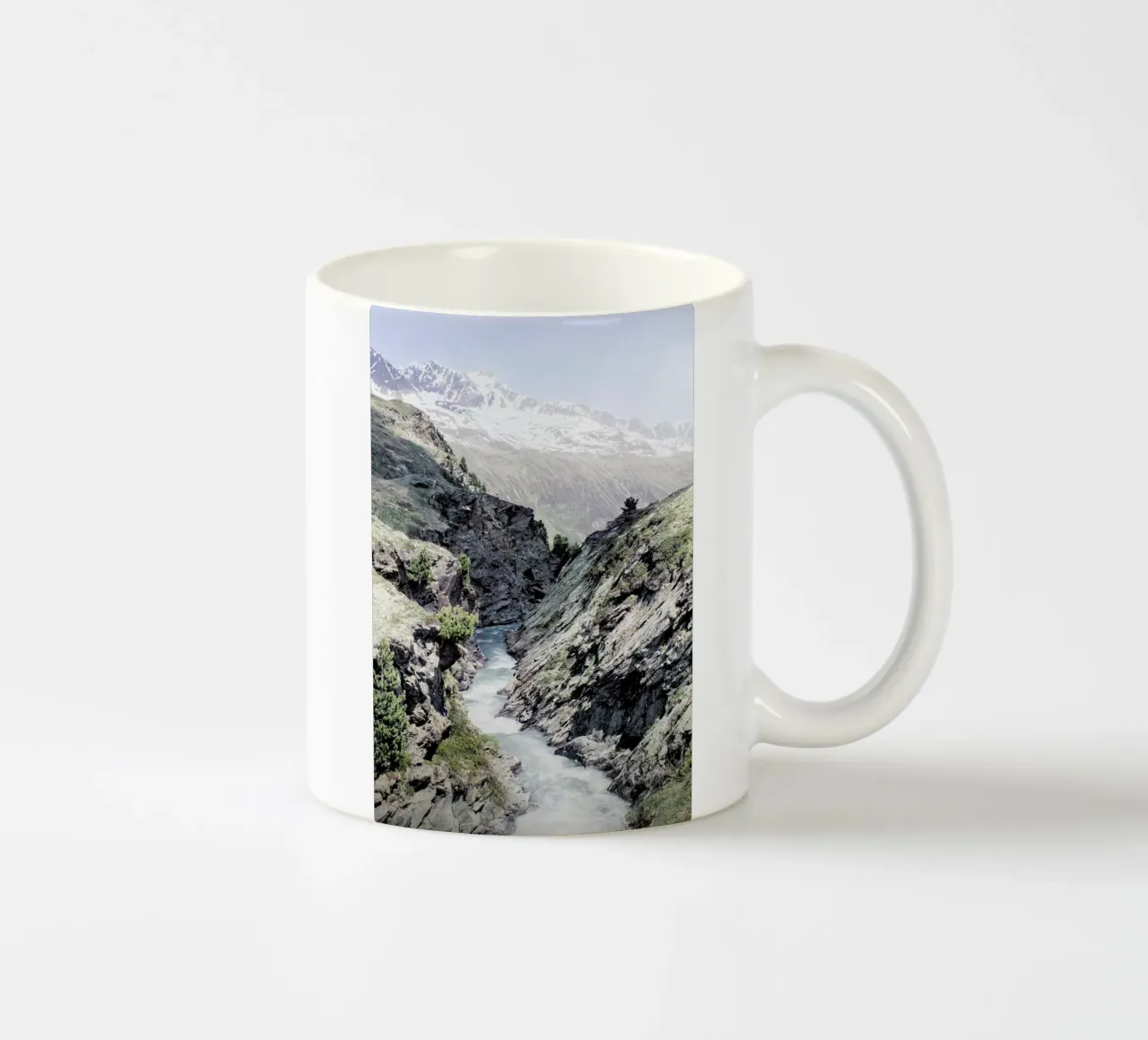 Alpenfluss tazza in ceramica da Sarah Bühler