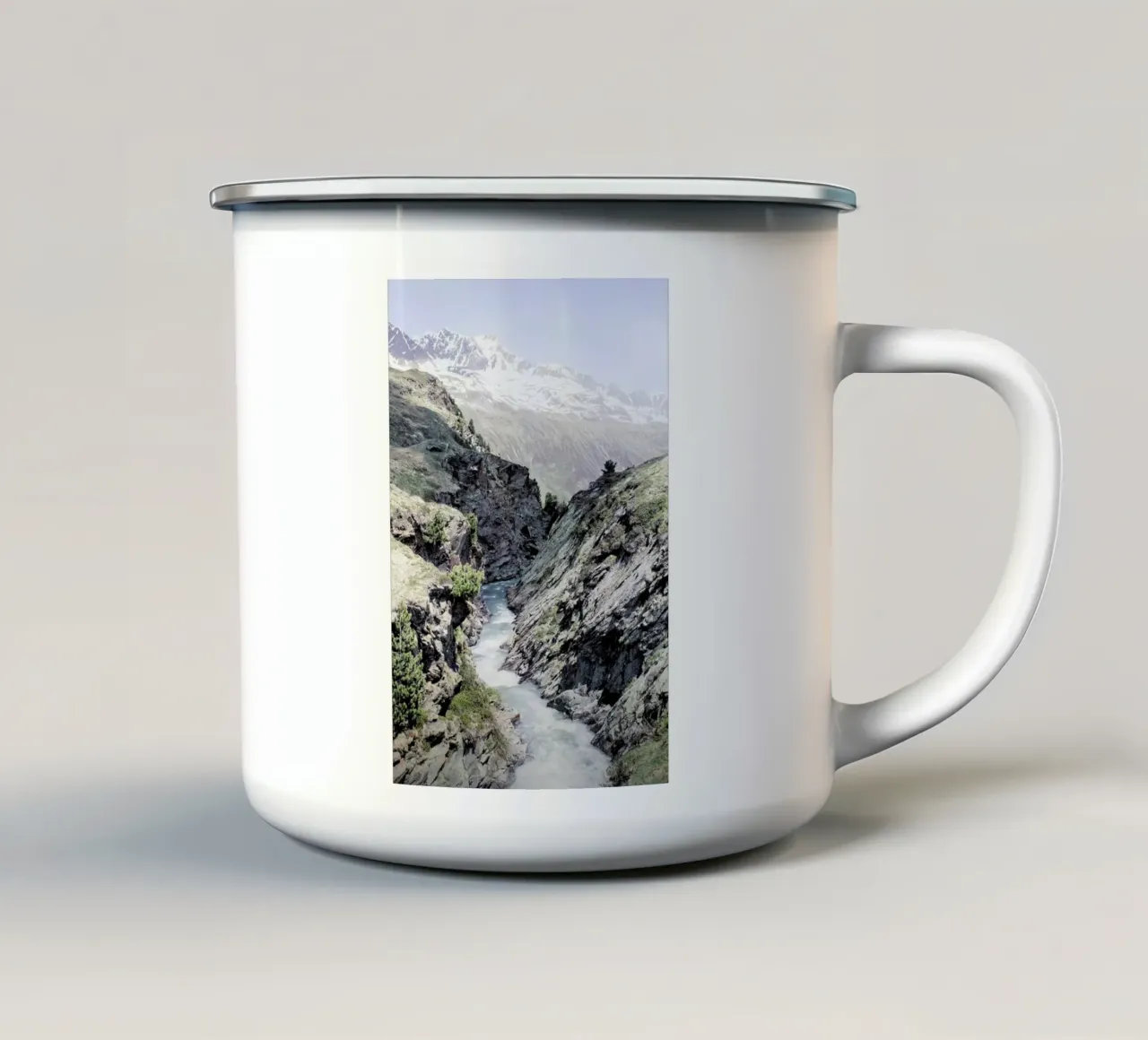 Alpenfluss tazza in smalto da Sarah Bühler