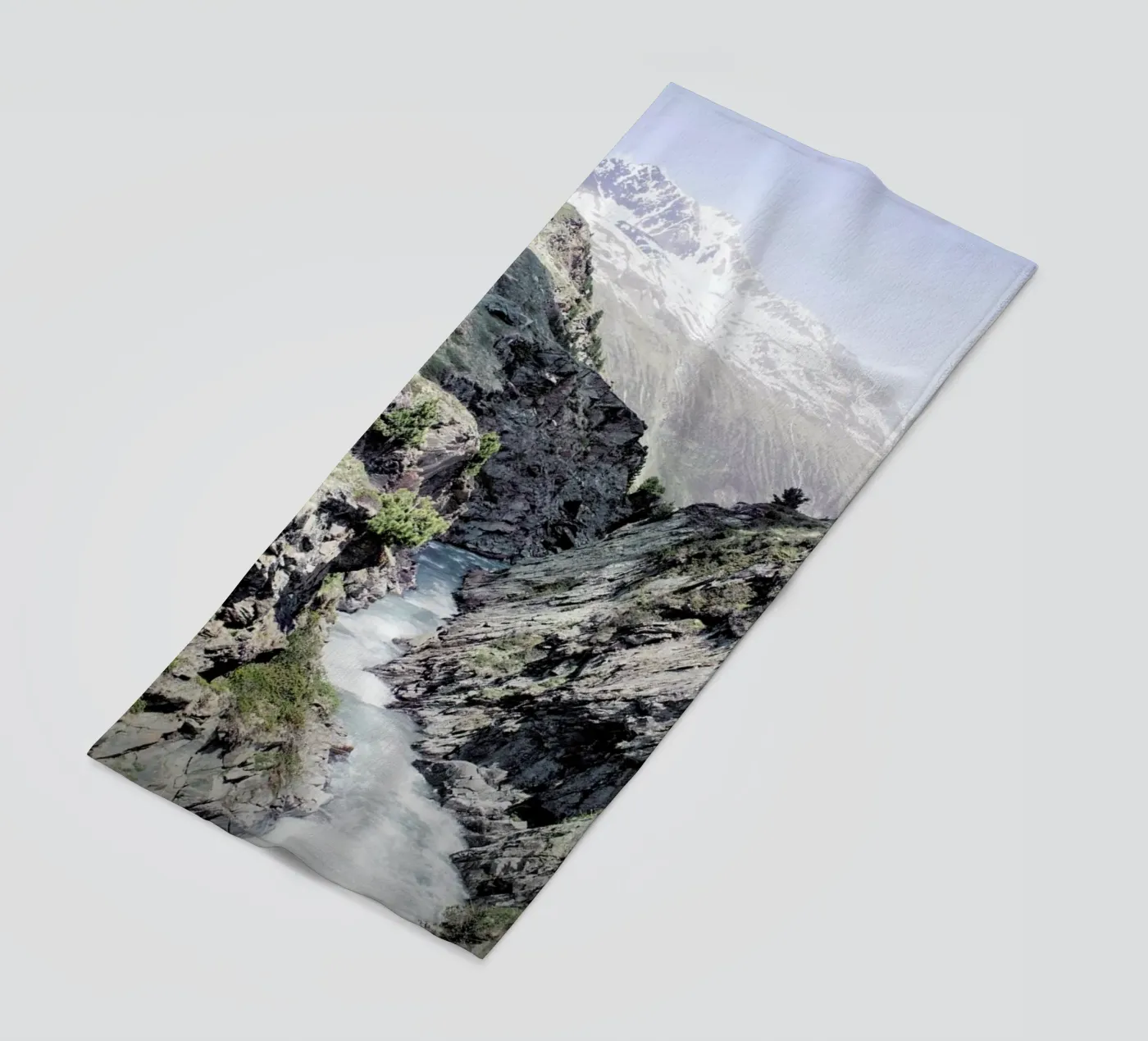 Alpenfluss telo mare da Sarah Bühler