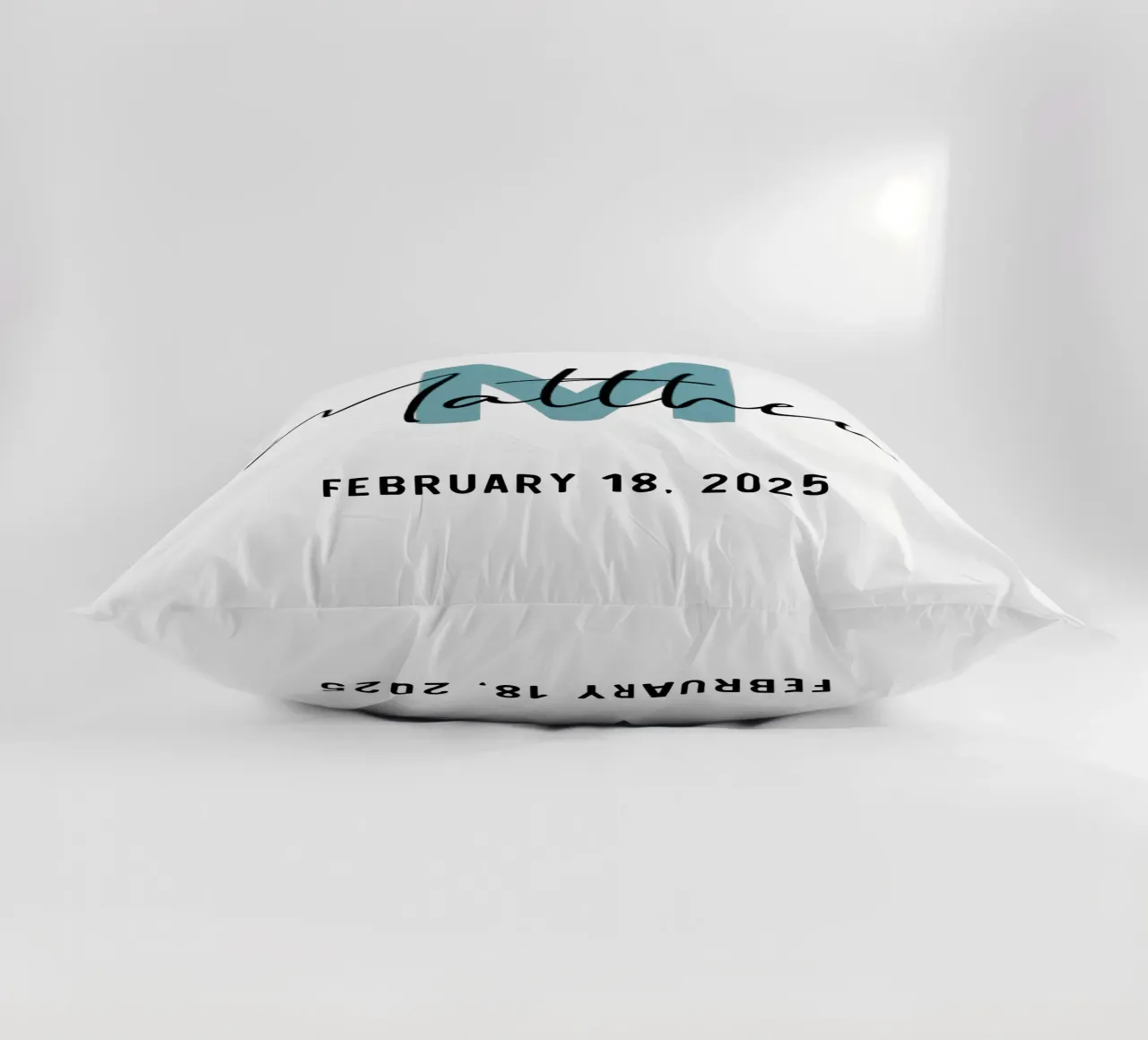 Nome iniziale personalizzato cuscino da Shark Printables