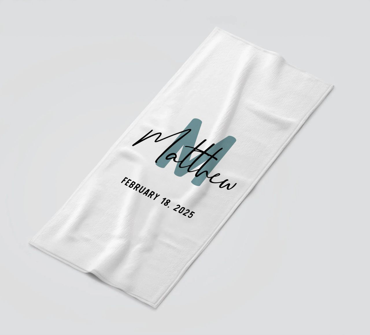 Gepersonaliseerde aangepaste initiële naam strandhanddoek van Shark Printables