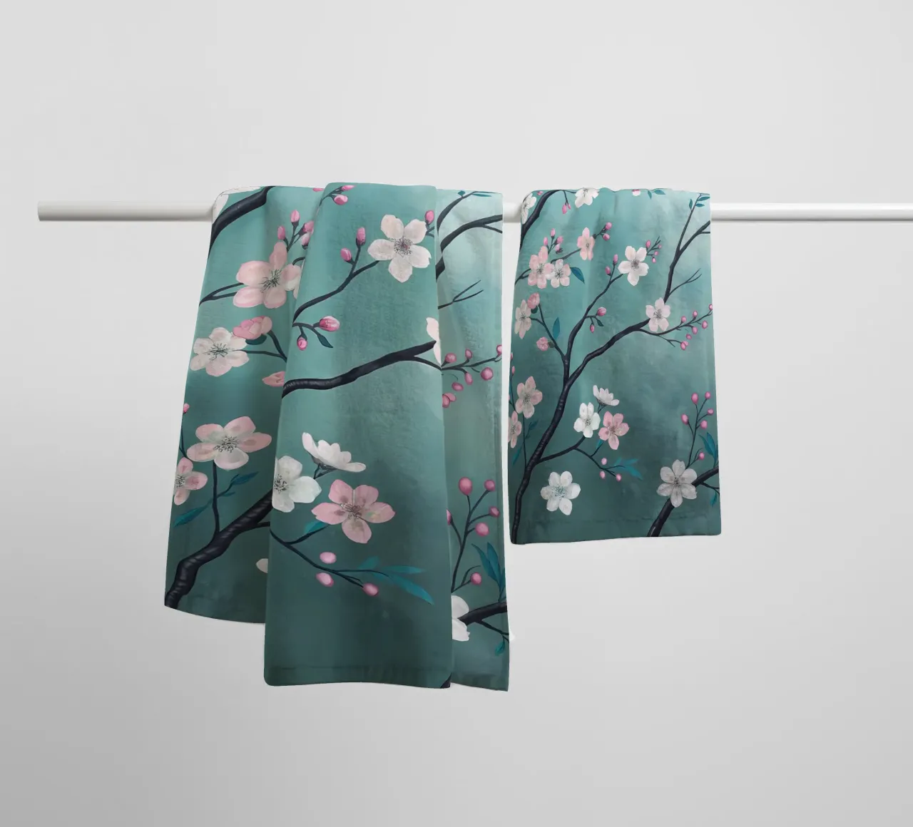 Rami di fiori sereni asciugamano da bagno da Artistic-shop