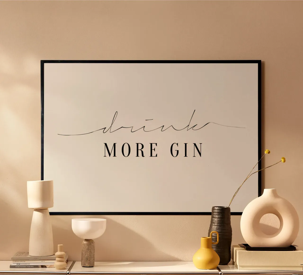 Drink More Gin poster con telaio in alluminio da Honeymoon Hotel