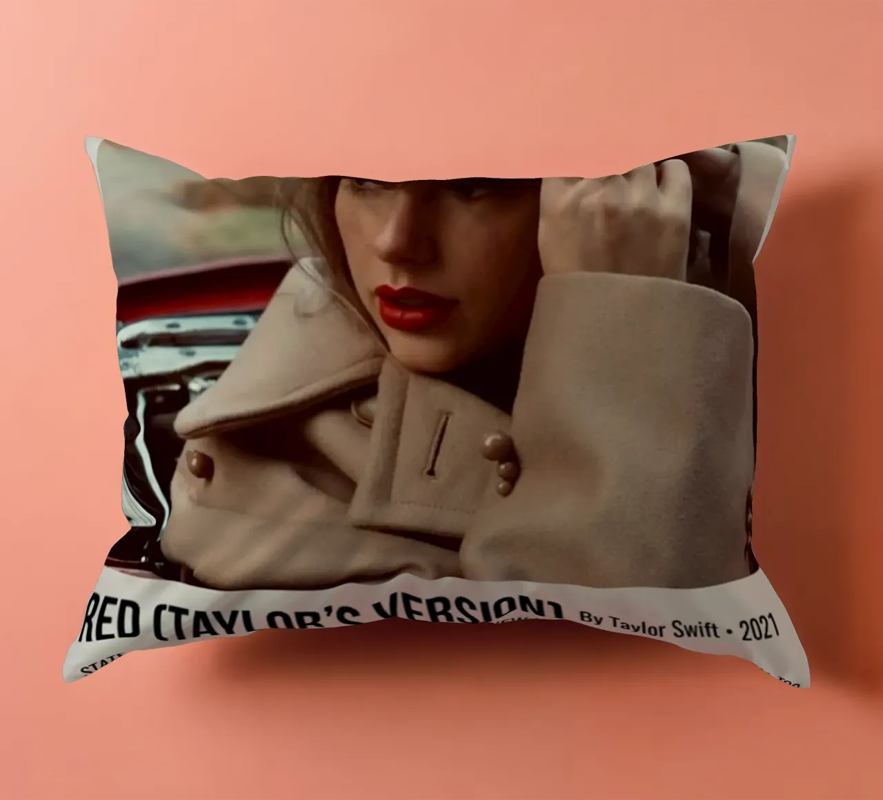 RED (TAYLOR'S VERSION) By Taylor Swift • 2021 Kissen von SoundStudio