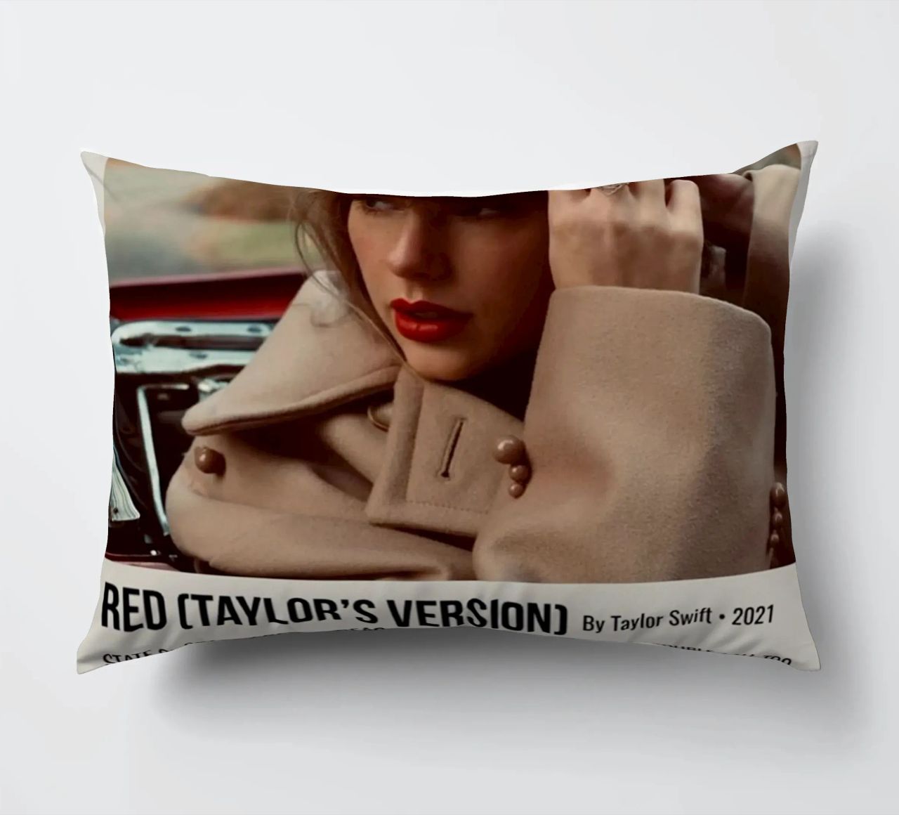 RED (TAYLOR'S VERSION) By Taylor Swift • 2021 cuscino da SoundStudio