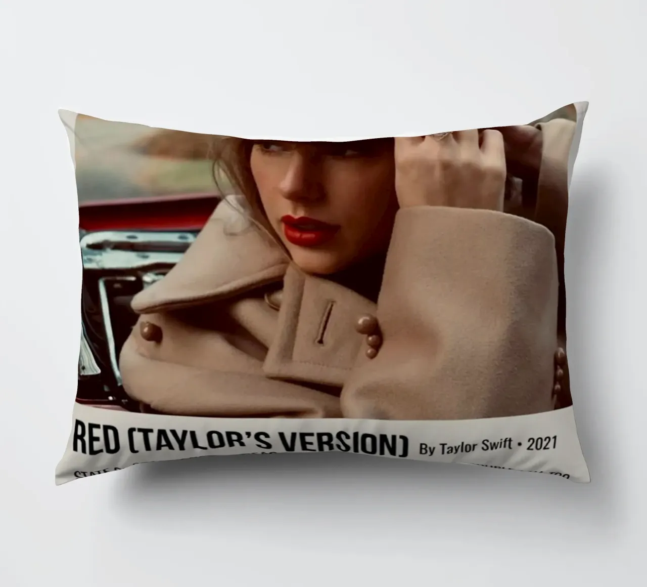 RED (TAYLOR'S VERSION) By Taylor Swift • 2021 Kissen von SoundStudio