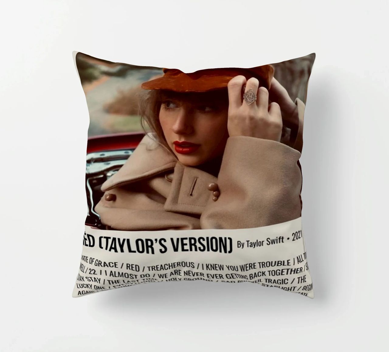 RED (TAYLOR'S VERSION) By Taylor Swift • 2021 cuscino da SoundStudio