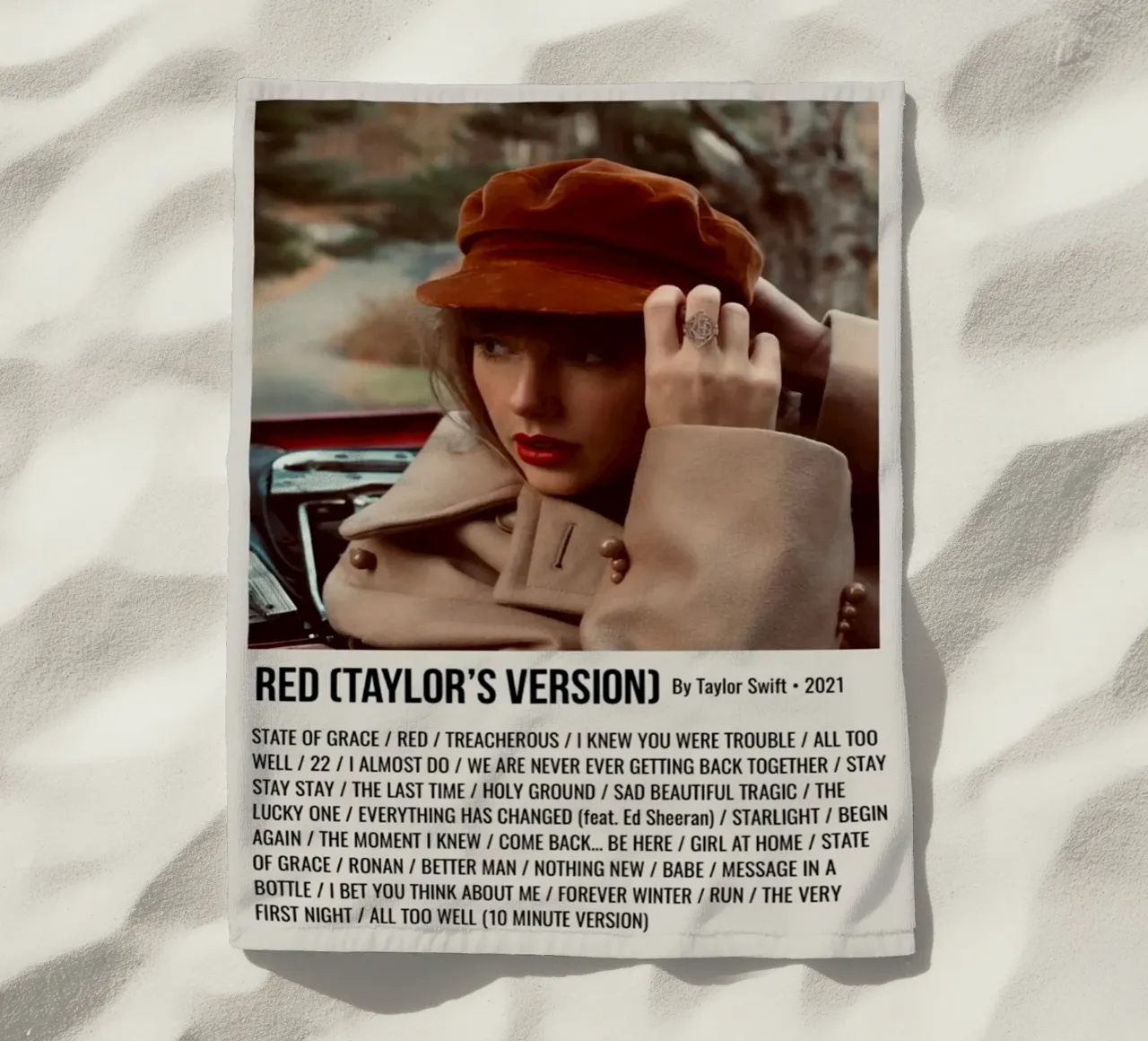 RED (TAYLOR'S VERSION) By Taylor Swift • 2021 serviette de plage de SoundStudio