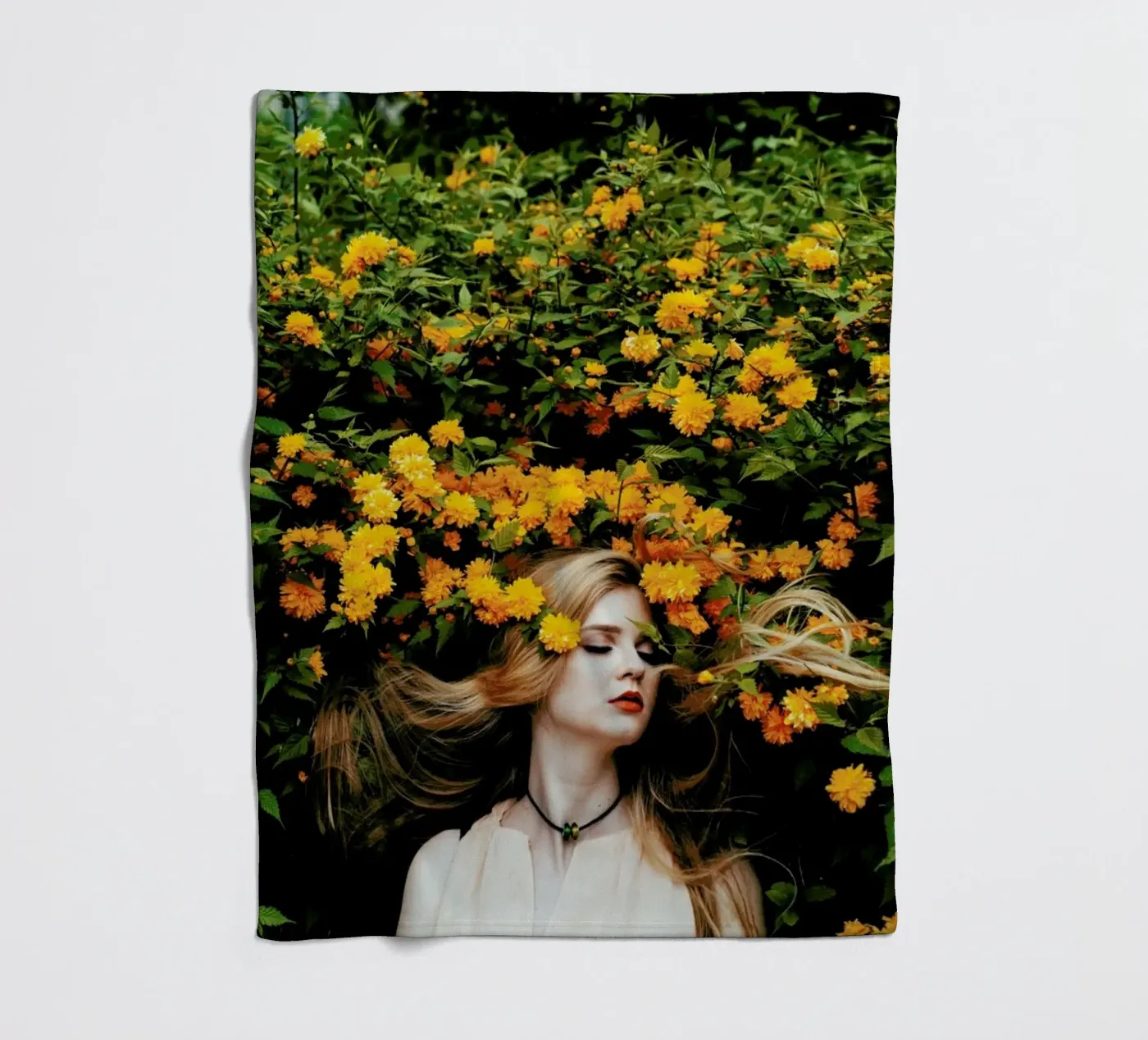 Yellow Fleecedecke von Jovana Rikalo