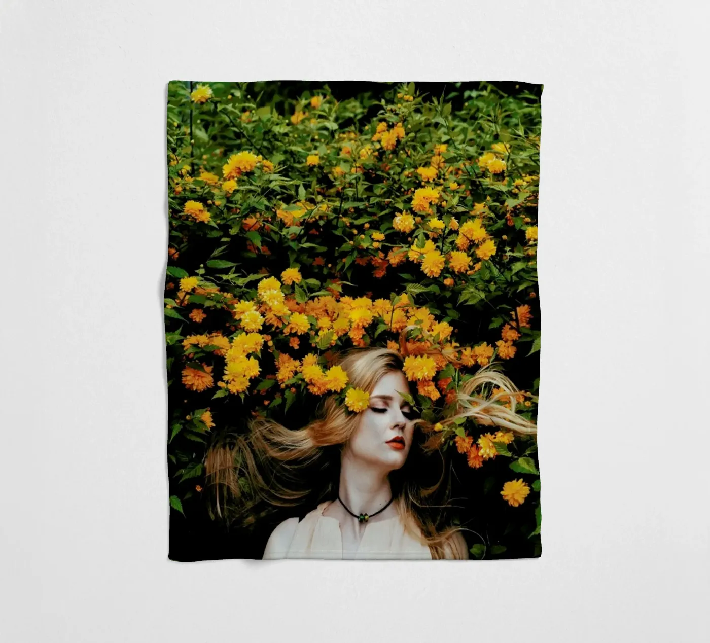 Yellow Fleecedecke von Jovana Rikalo