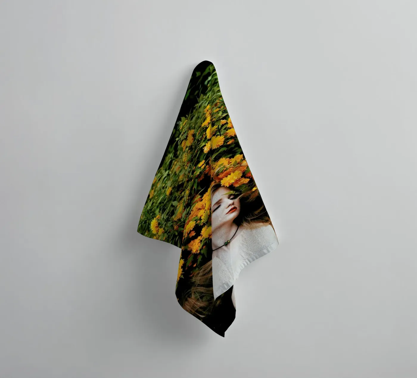 Yellow badhanddoek van Jovana Rikalo