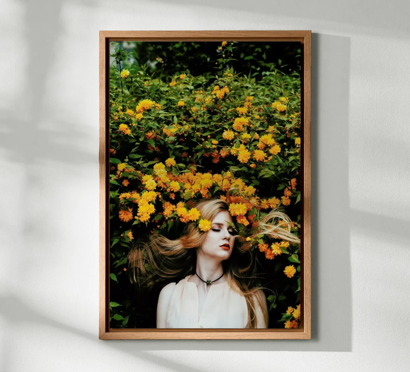 Yellow tela da Jovana Rikalo