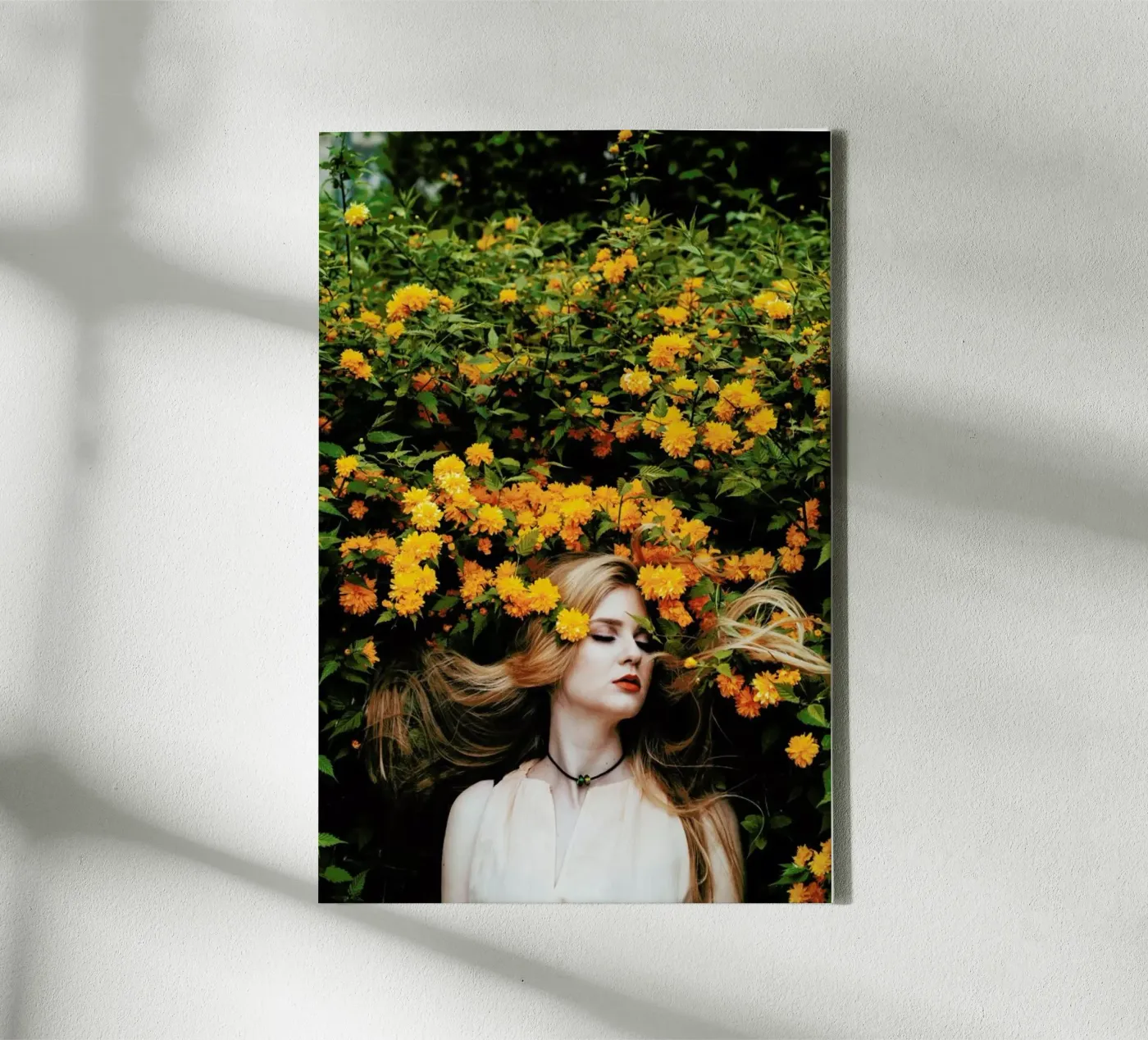 Yellow tela da Jovana Rikalo