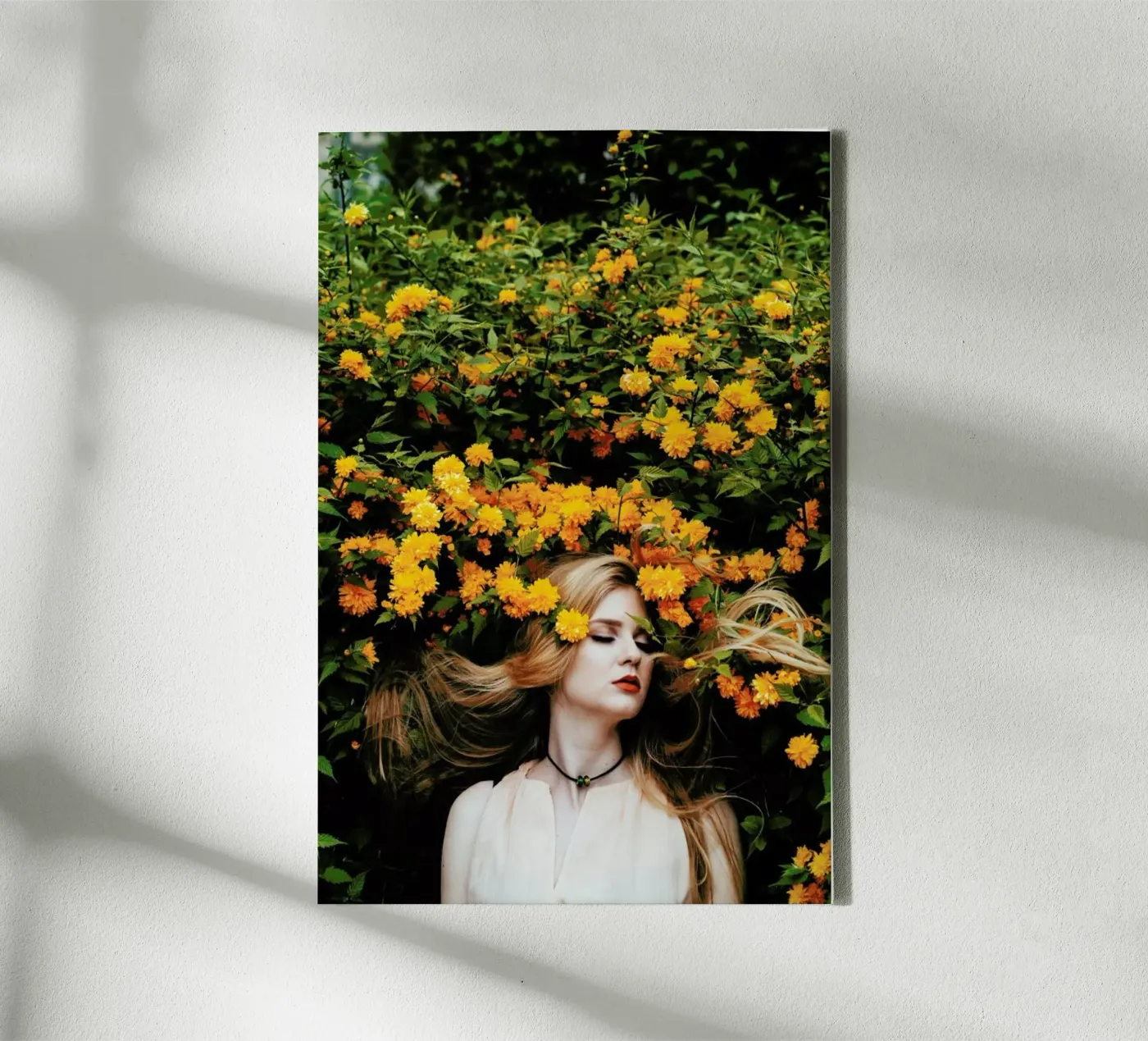 Yellow tela da Jovana Rikalo