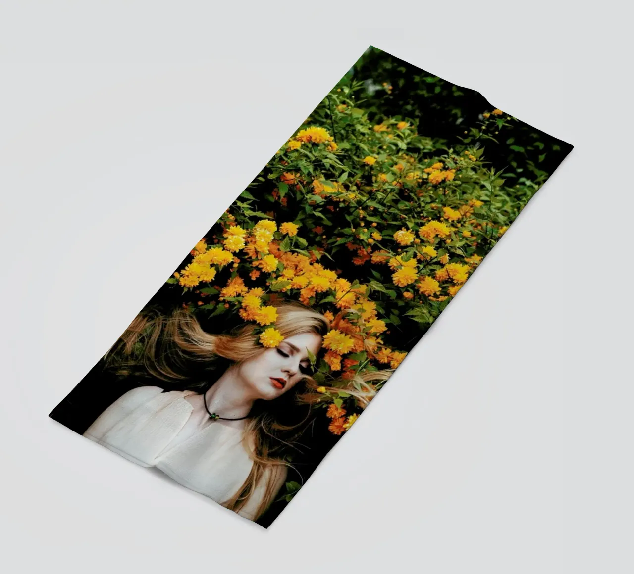 Yellow telo mare da Jovana Rikalo