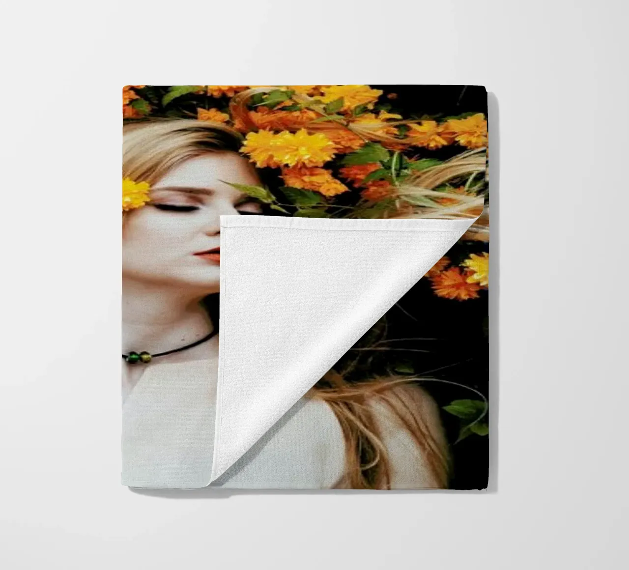 Yellow telo mare da Jovana Rikalo