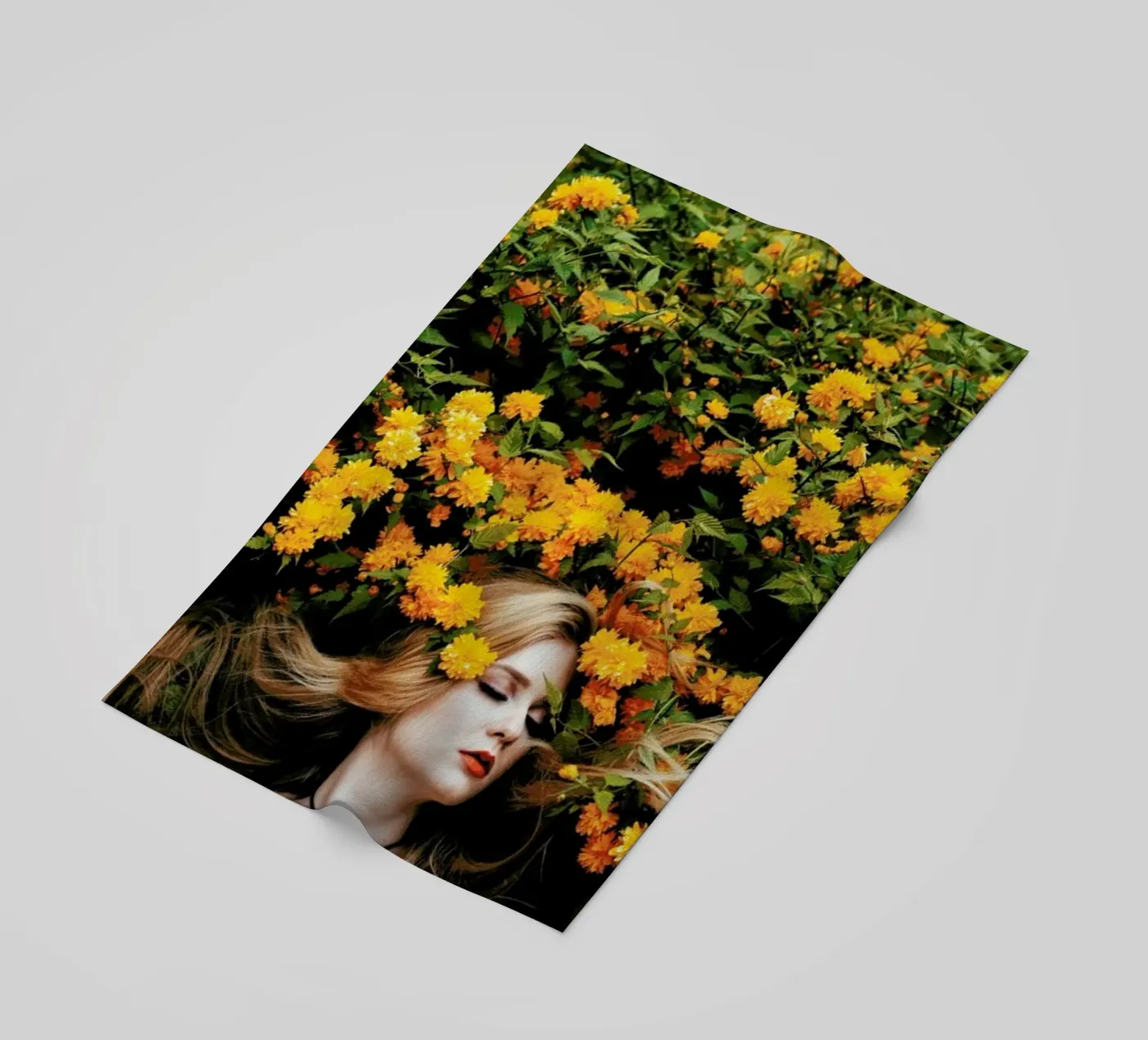 Yellow telo mare da Jovana Rikalo