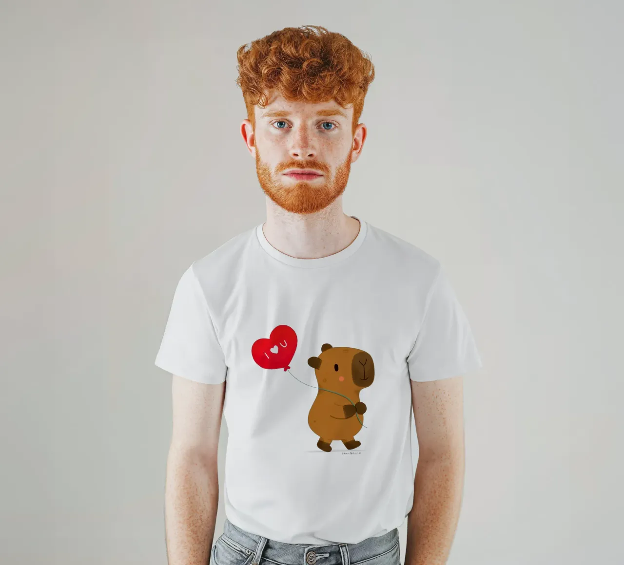 Capibara con pallone a cuore - Ti amo t-shirt da julianamotzko