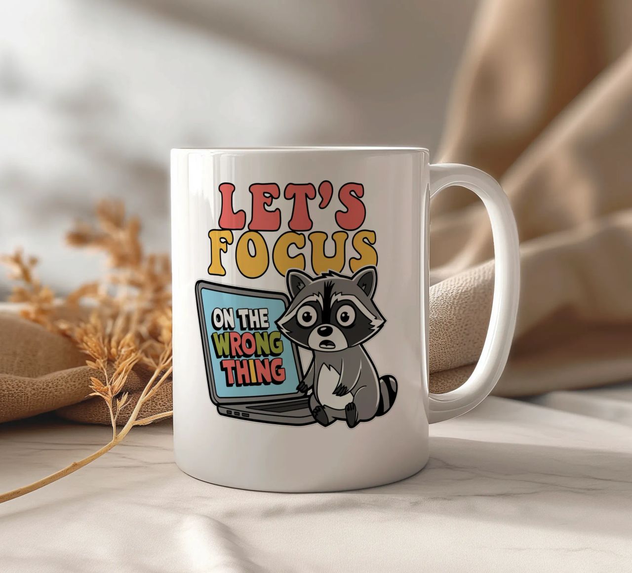 Let's Focus On The Wrong Thing tazza in ceramica da edsonramosart