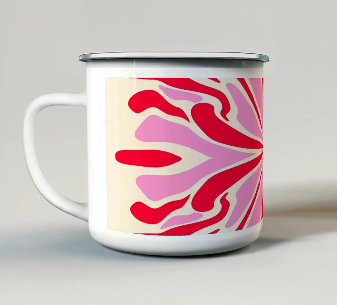 Petali simmetrici psichedelici astratti rosa e rossi tazza in smalto da Wackapacka
