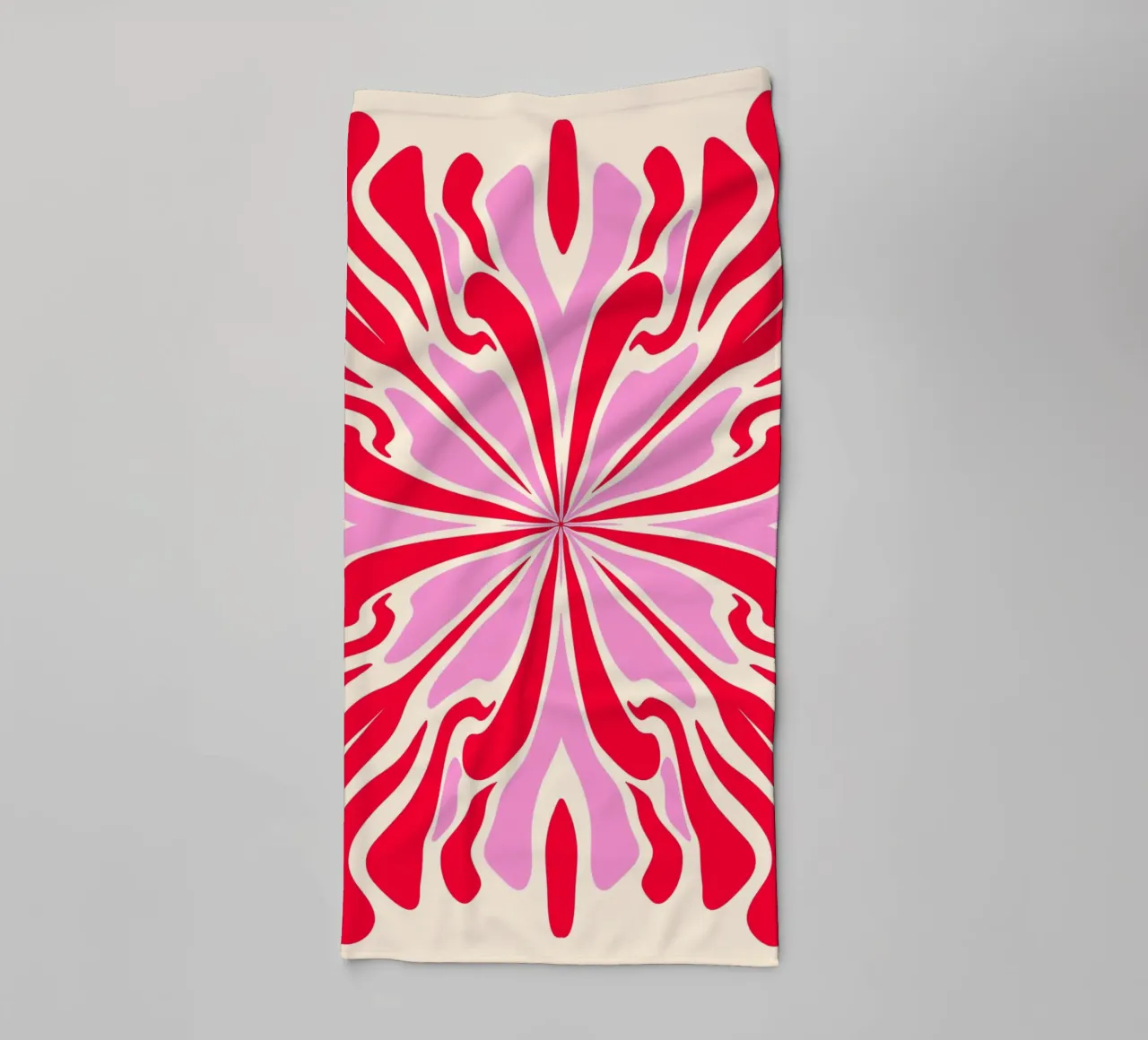 Pétalos simétricos psicodélicos abstractos rosa y rojo toalla de baño de Wackapacka
